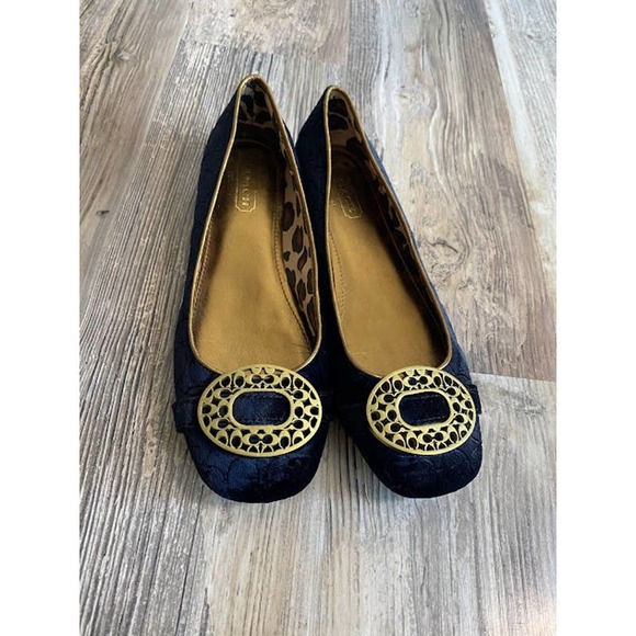 Coach Blue Velvet Gold Medallion Flat, Size 8 - Picture 1 of 4
